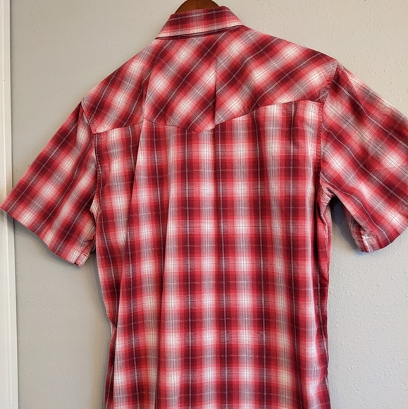 Men's Short Sleeve Red Plaid Shirt - Picture 2 of 4